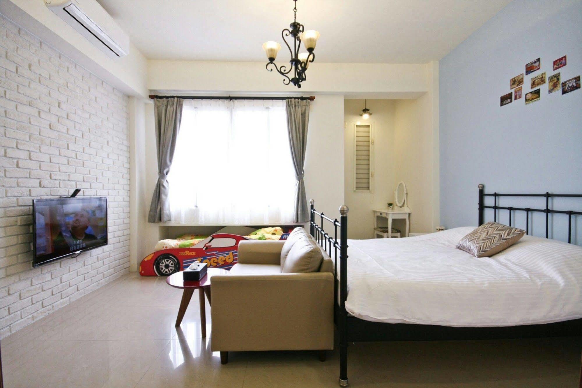 Отель Q House Nantou Экстерьер фото